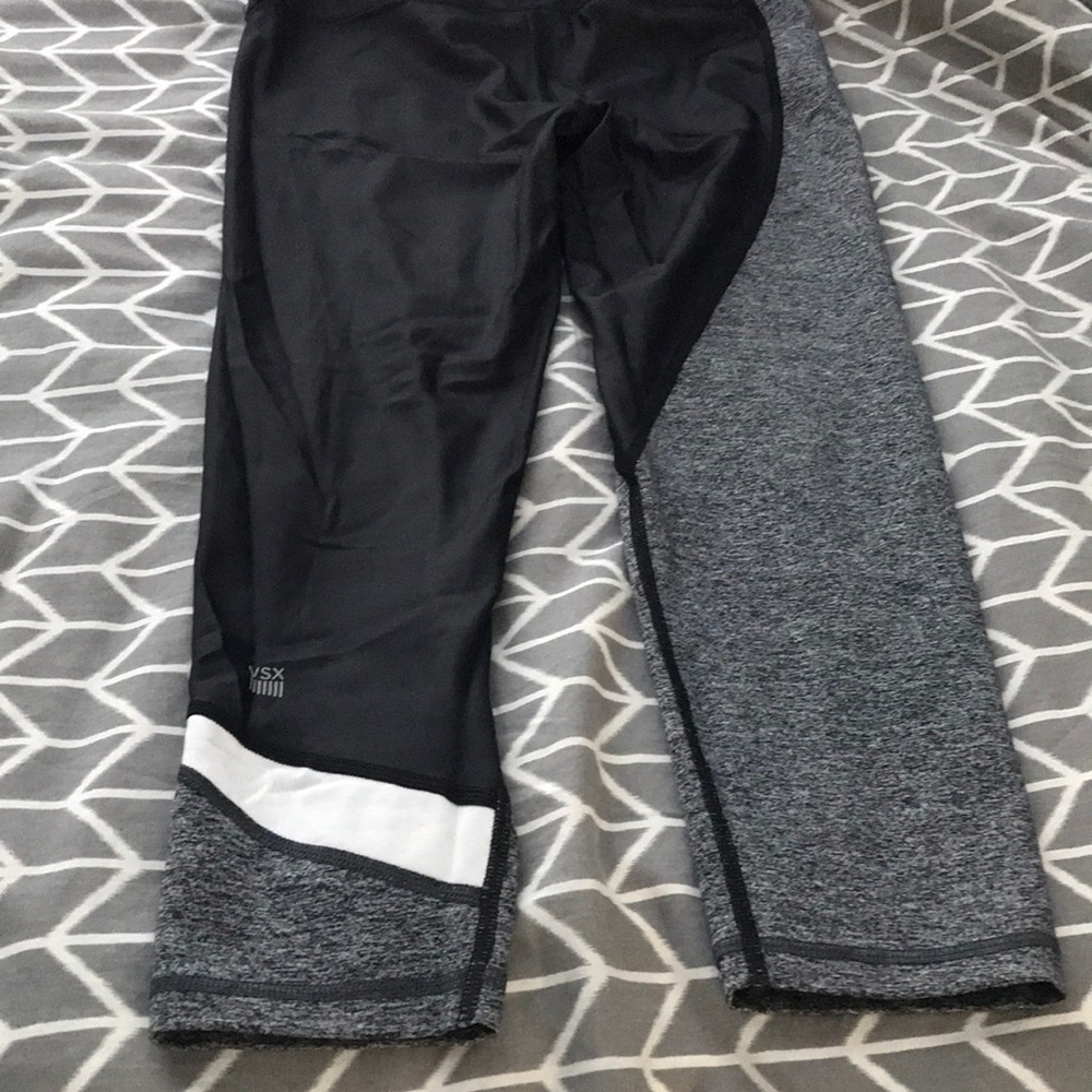 Victoria’s Secret workout Capri  pants